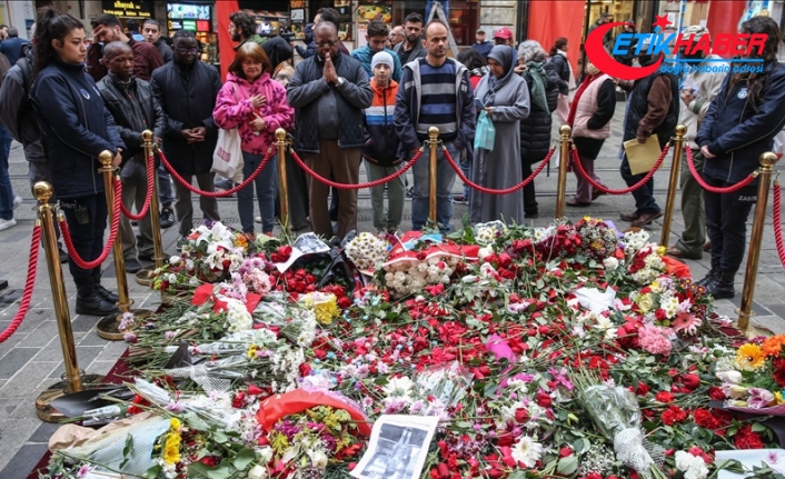 Terör saldırısında hayatını kaybedenler İstiklal Caddesi'nde anılıyor