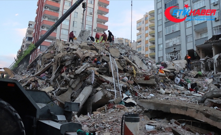 Adana'da depremlerde yıkılan binalardaki kusurlara ilişkin 5 zanlı tutuklandı