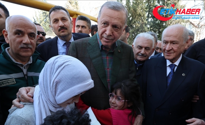 Cumhurbaşkanı Erdoğan ve MHP Lideri Bahçeli, Osmaniye'deki çadır kentte incelemelerde bulundu