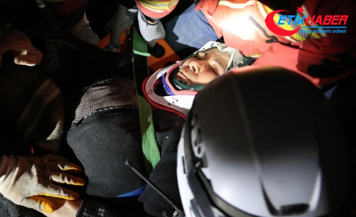 Kahramanmaraş'ta enkaz altında kalan 70 yaşındaki kadın depremden 122 saat sonra kurtarıldı