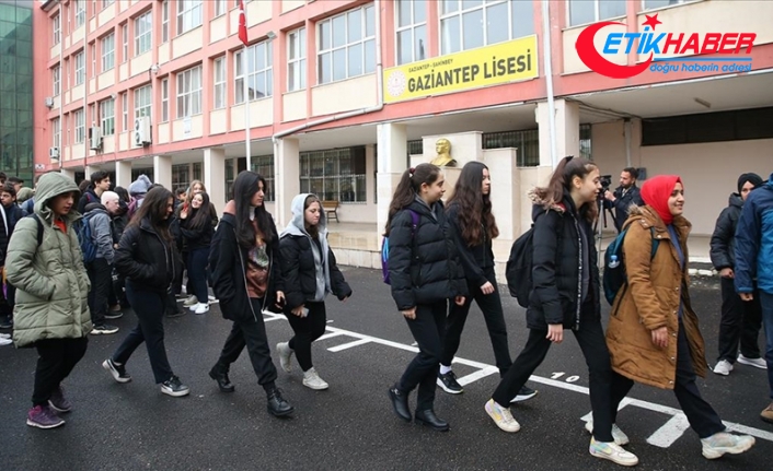 Depremden etkilenen Gaziantep, Adana ve Osmaniye'de eğitim öğretim yeniden başladı