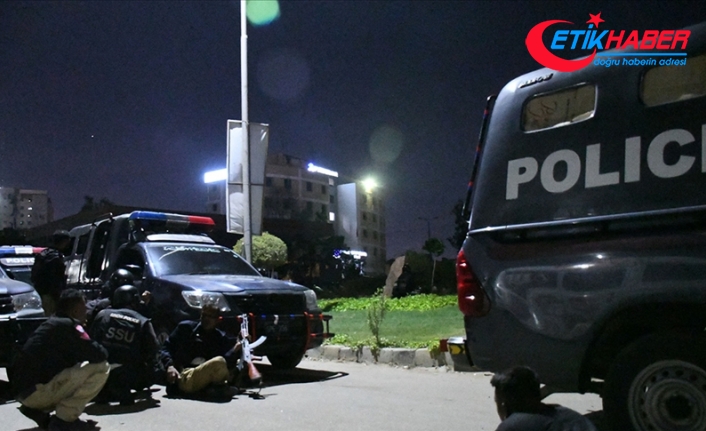 Pakistan'da intihar saldırısında 9 polis öldü