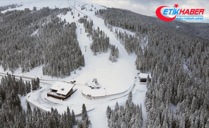 Sezonu kapatan Ilgaz Dağı'ndaki kayak tesisi kar yağışının ardından tekrar açılıyor
