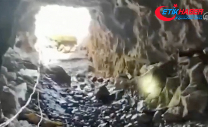 Milli Savunma Bakanı Akar: Mehmetçik, teröristlerin Zap'taki mağarasına girdi