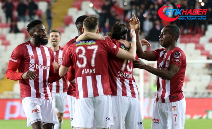 Sivasspor evinde Trabzonspor'u 4-1 mağlup etti