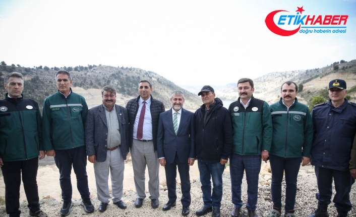 Hazine ve Maliye Bakanı Nureddin Nebati, Aksıfat Barajı'nda incelemelerde bulundu: