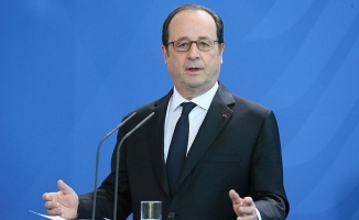 Fransa'nın eski Cumhurbaşkanı Hollande'den “Müslümanlarla teröristleri bir tutmayalım“ mesajı