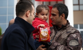Antalya'da Özel harekat polisleri Afrin'e dualarla uğurlandı