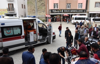 Siirt'te öğrenci servisi devrildi: 18 yaralı