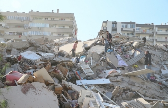 İzmir'deki depremde ölenlerin 112'si 9 binanın enkazından çıkarıldı