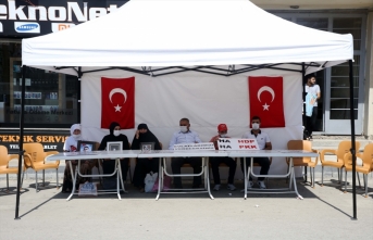 Diyarbakır annelerinden Muş'ta HDP önünde eylem yapan ailelere destek