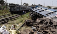 Hindistan'da tren raydan çıktı: 74 yaralı